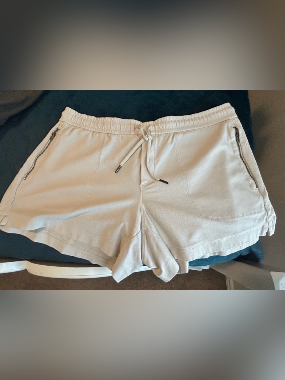 🤍 Athleta Farallon Athletic Shorts in Light Beige size 12 EUC